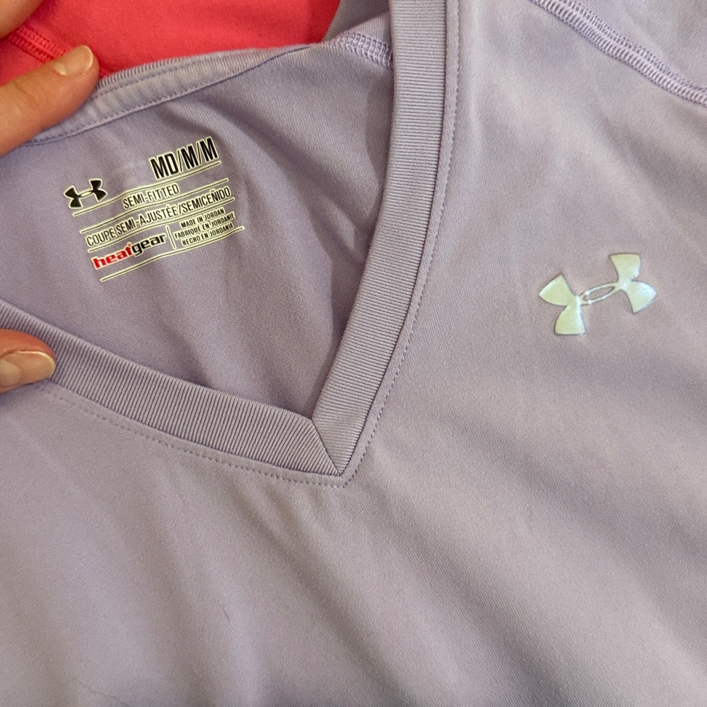 Women’s Under Armour V-Neck Tee Bundle (6) - Picture 4 of 9